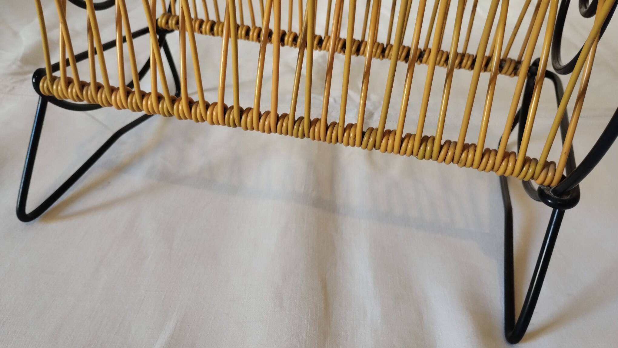 Magazine rack / vintage vinyl