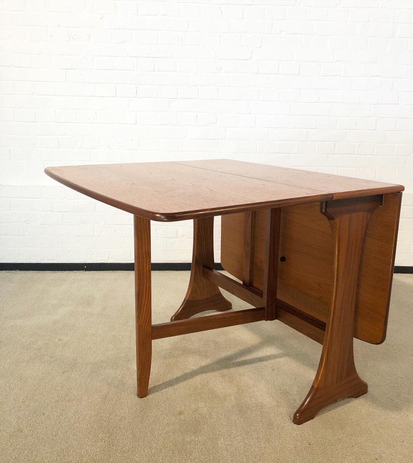 Table en teck G-PLAN « butterfly «  vers 1960