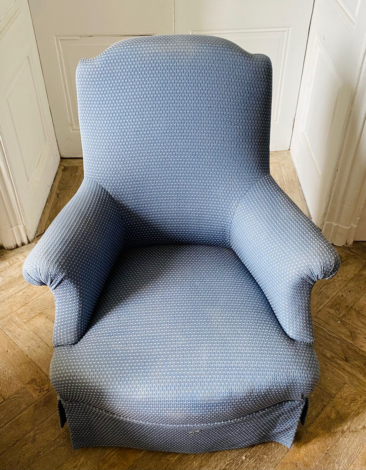 Paire de fauteuils crapauds Napoleon III tapisserie bleue - France 19eme siècle