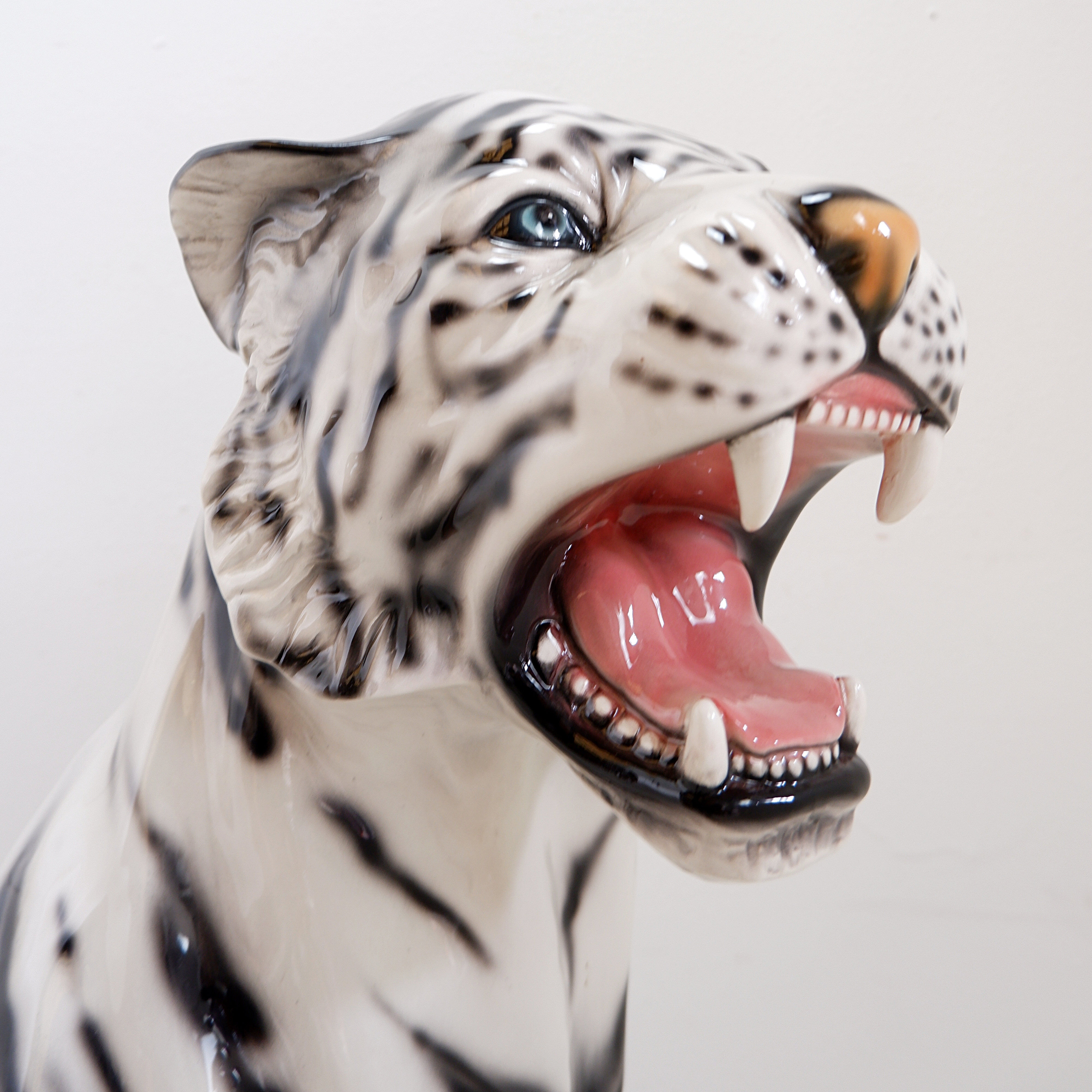 White ceramic tiger - Ceramiche Boxer, Italy