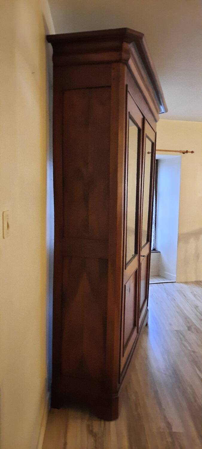 Louis Philippe display cabinet style
