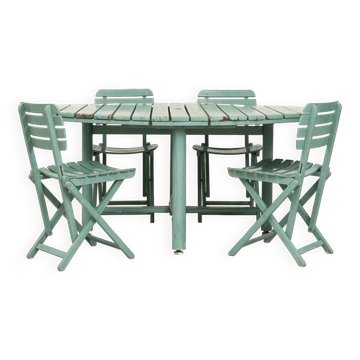 Salon de jardin en bois bleu