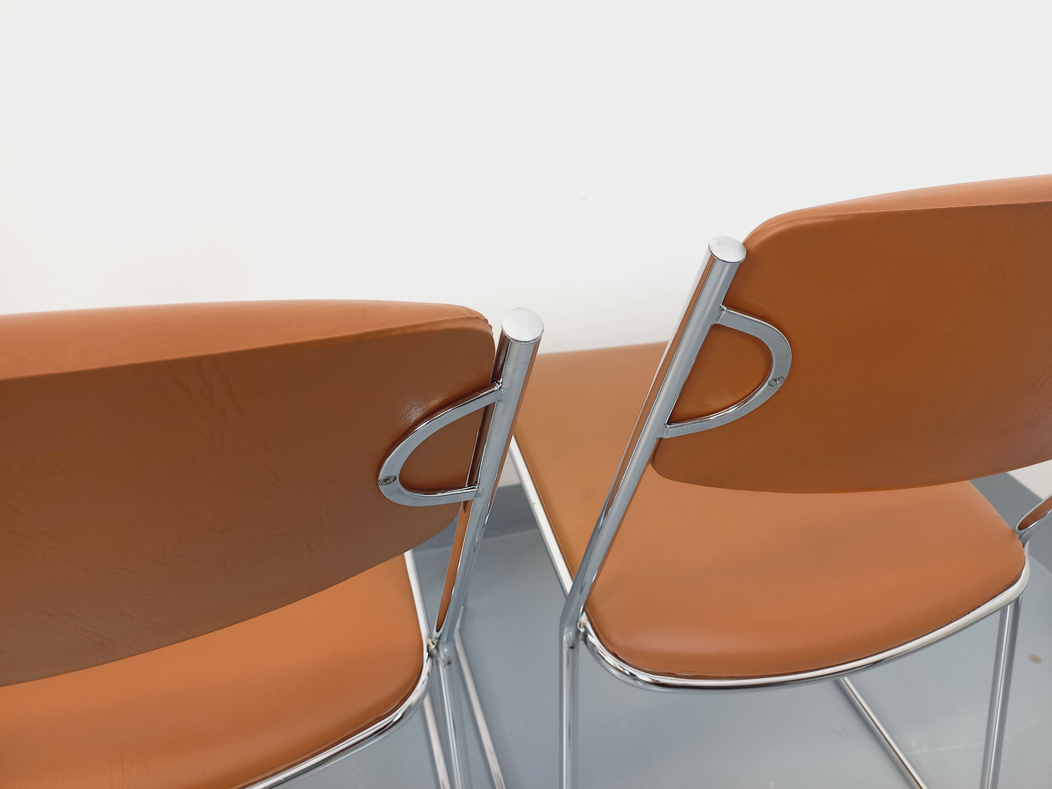 4 vintage sleigh chairs from the 70s, in designer chrome metal