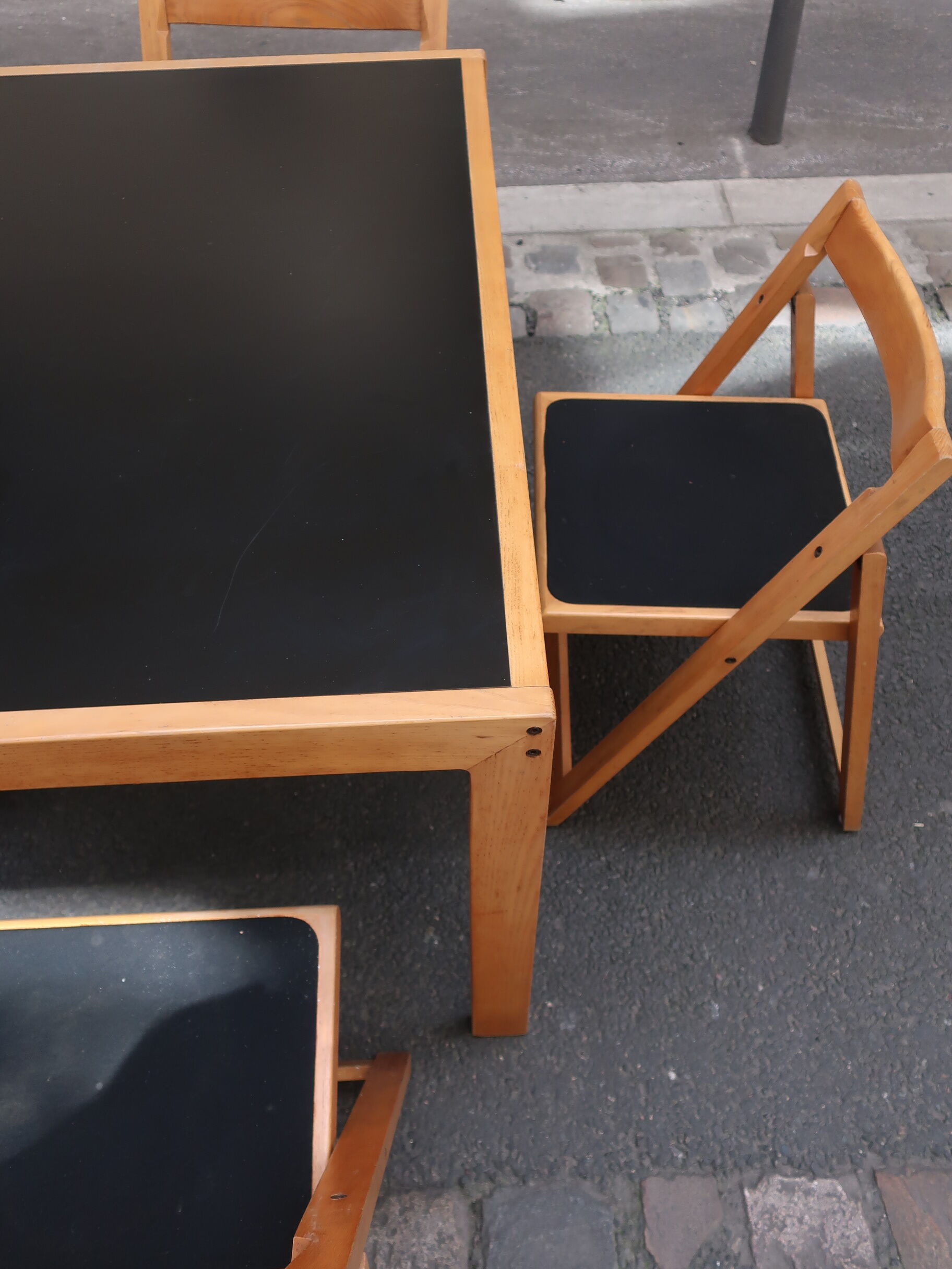 Dining table set and 4 chairs 80s