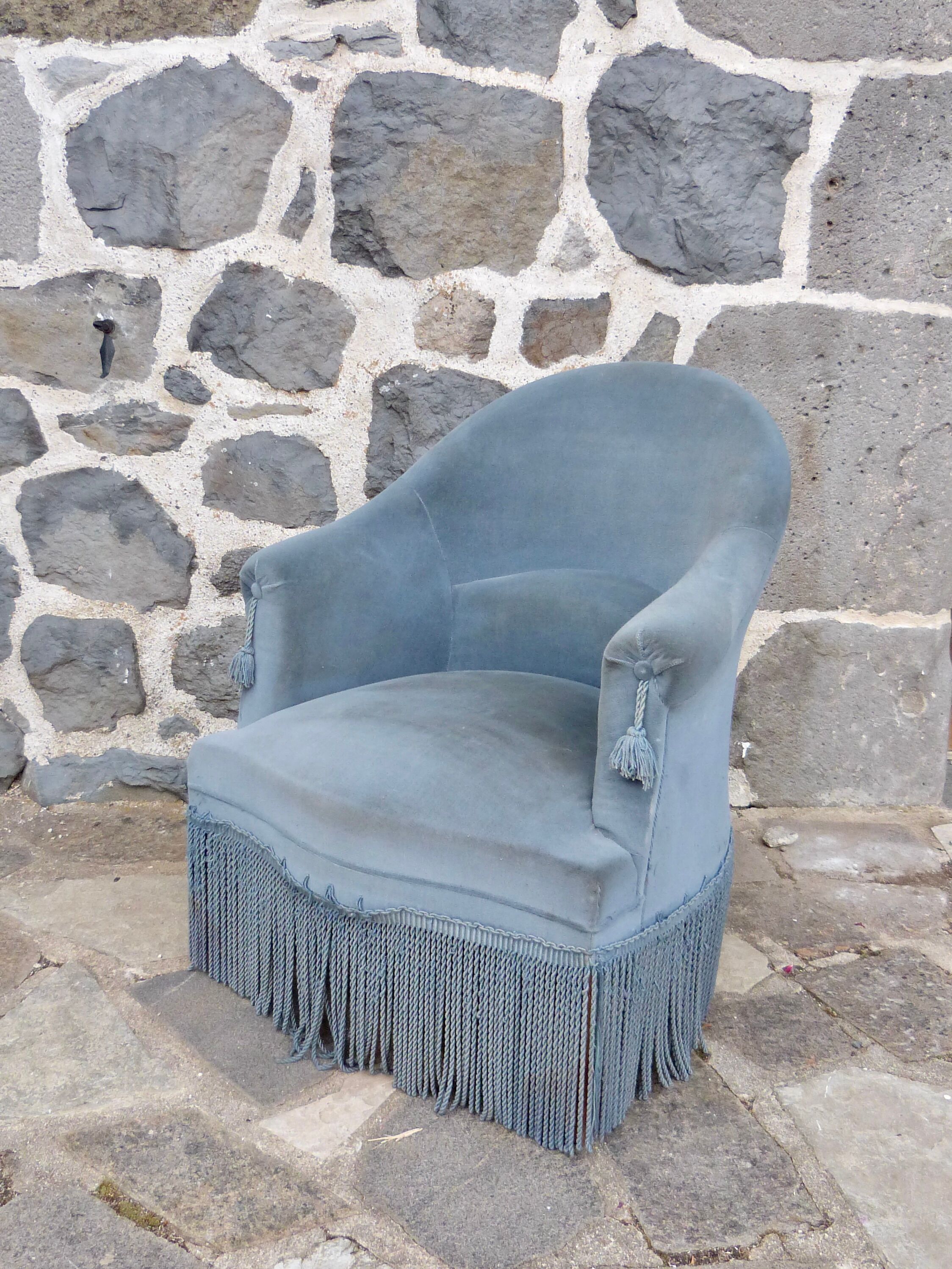 Blue velvet toad armchair