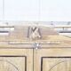 Ancienne armoire Art déco en teck birman
