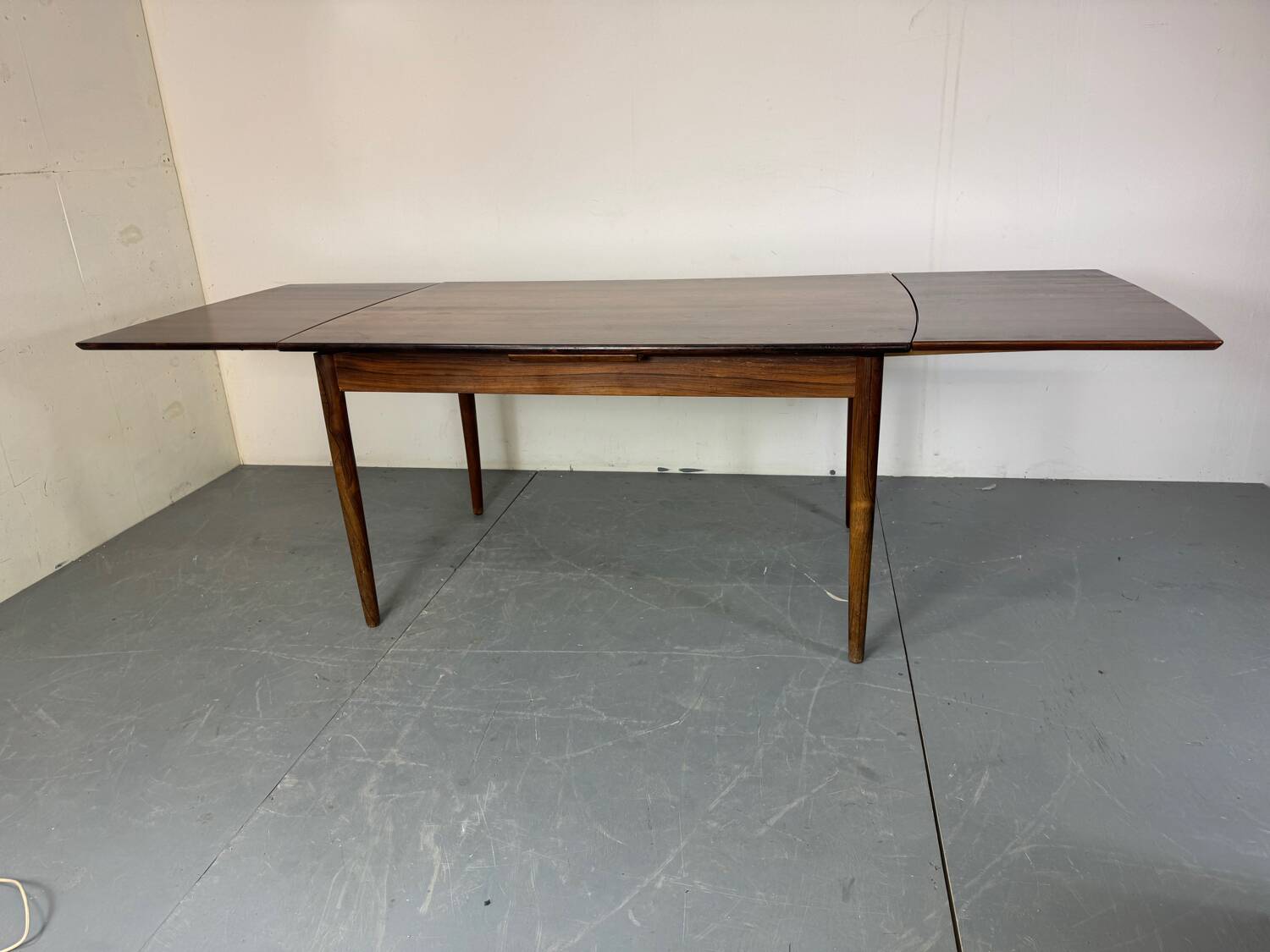 Vintage Danish Design Mid Century Modernist Rosewood extendable Rosewo