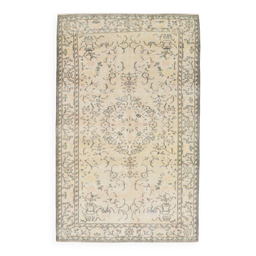 6x10 Large Cream & Black Oriental Vintage Rug, 192x307Cm