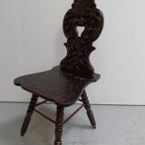 Chaise d'entrée sculptée ancienne