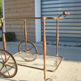 Rolling serving table