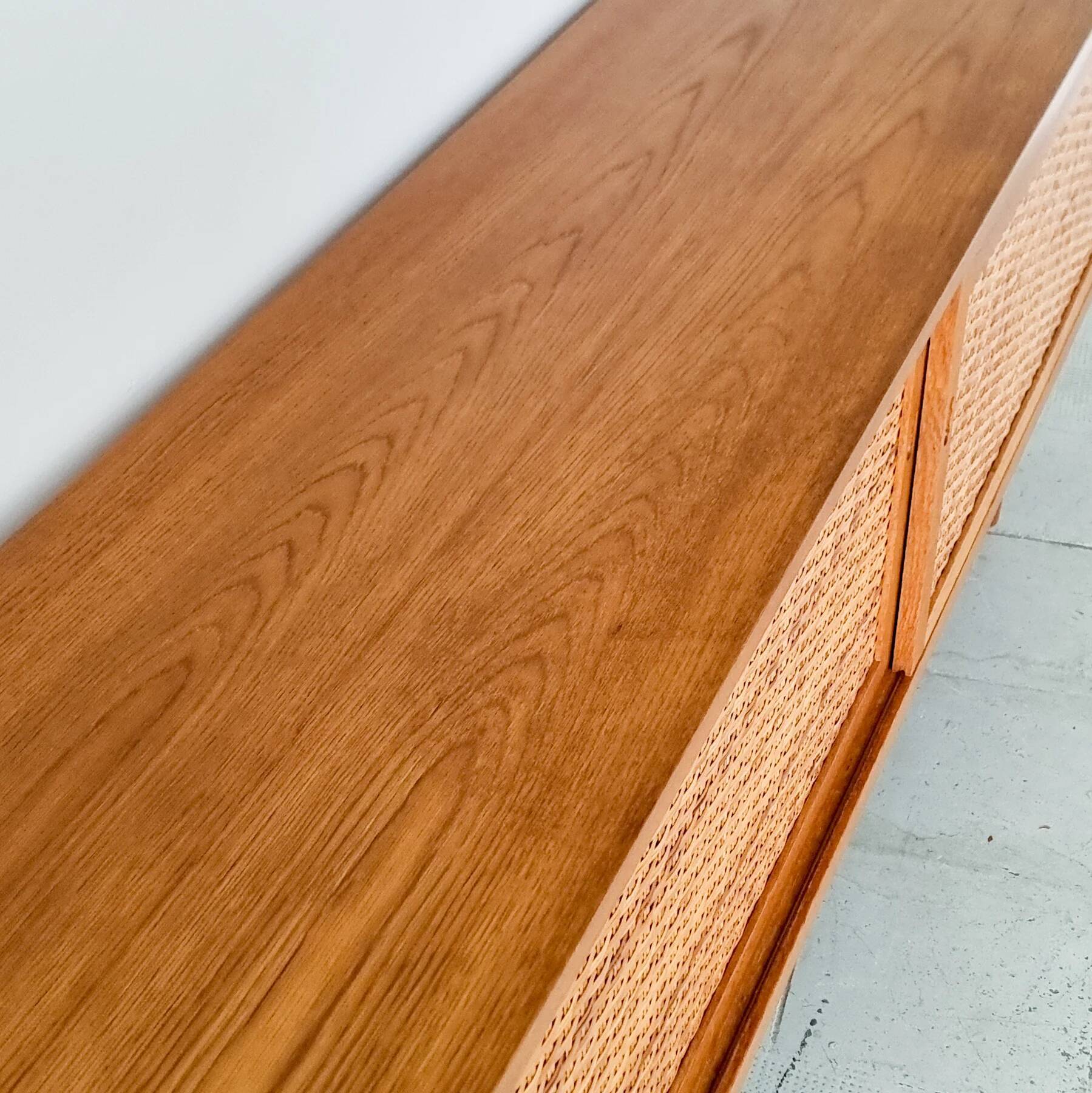 Enfilade Hans Wegner RY-26 rare in oak