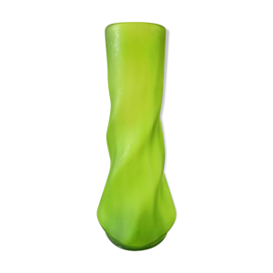 Vase torsdé en verre teinté design