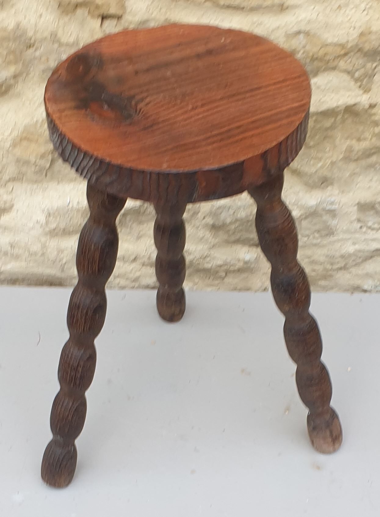 Vintage solid wood tripod tripod