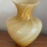 Round vase