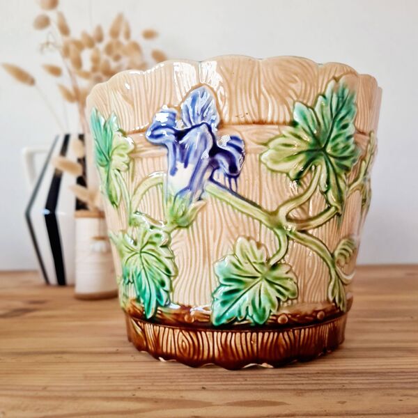 Cache pot en barbotine Art Nouveau