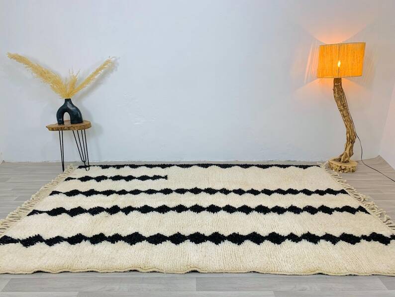 Handmade Moroccan rug in wool 250cm x 150cm