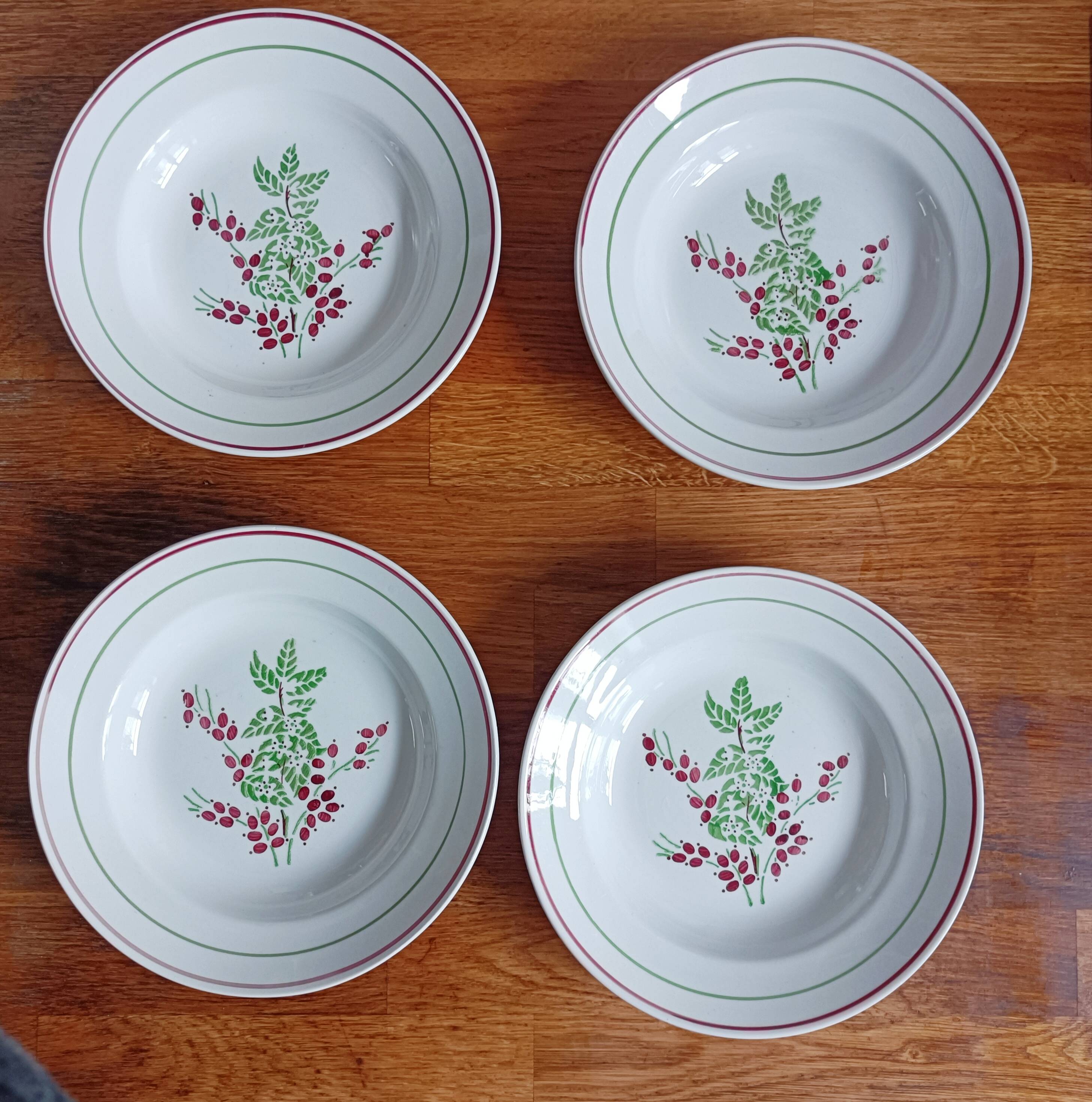 Set of 4 Lunéville KG soup plates, coffee leaves