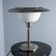 Lampe de table Art Déco en verre opalin, vers 1930
