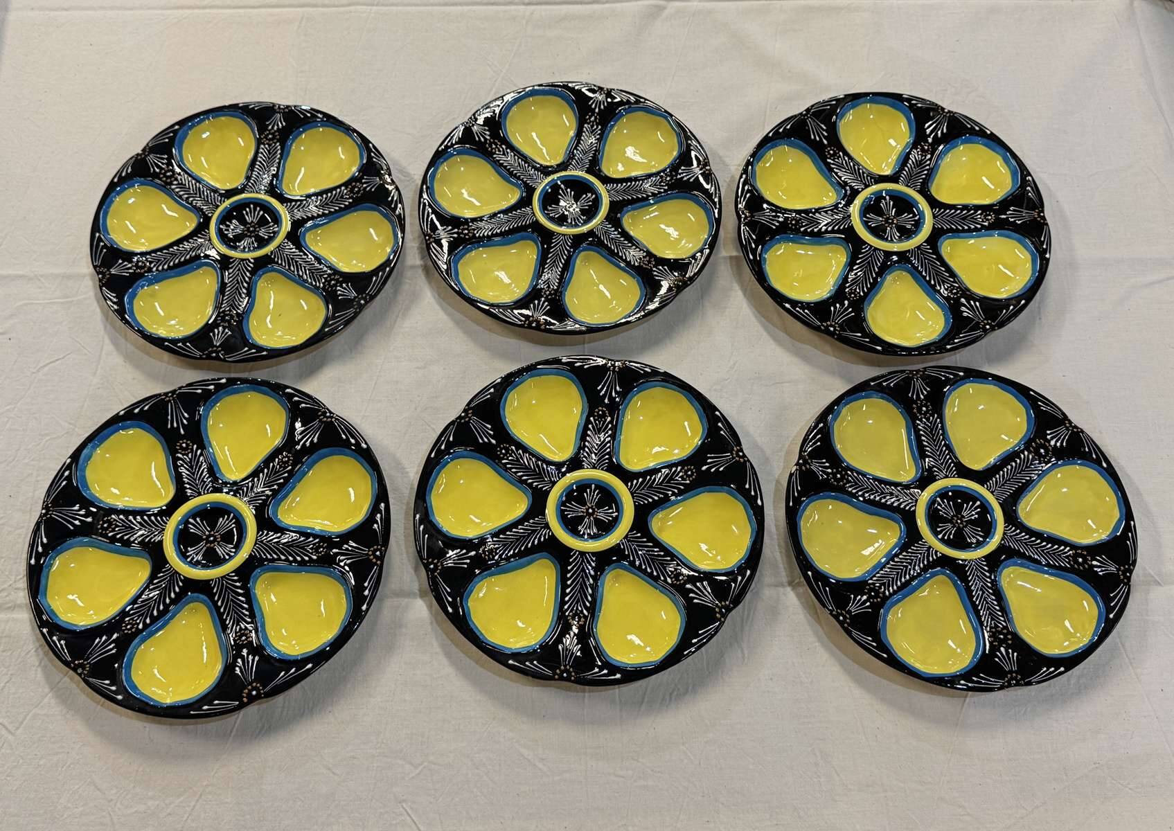 Oyster service in Quimper pottery from the 1950s.