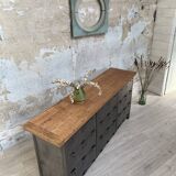 Industrial row in metal and oak.