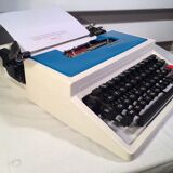 Underwood 315 portable typewriter 70