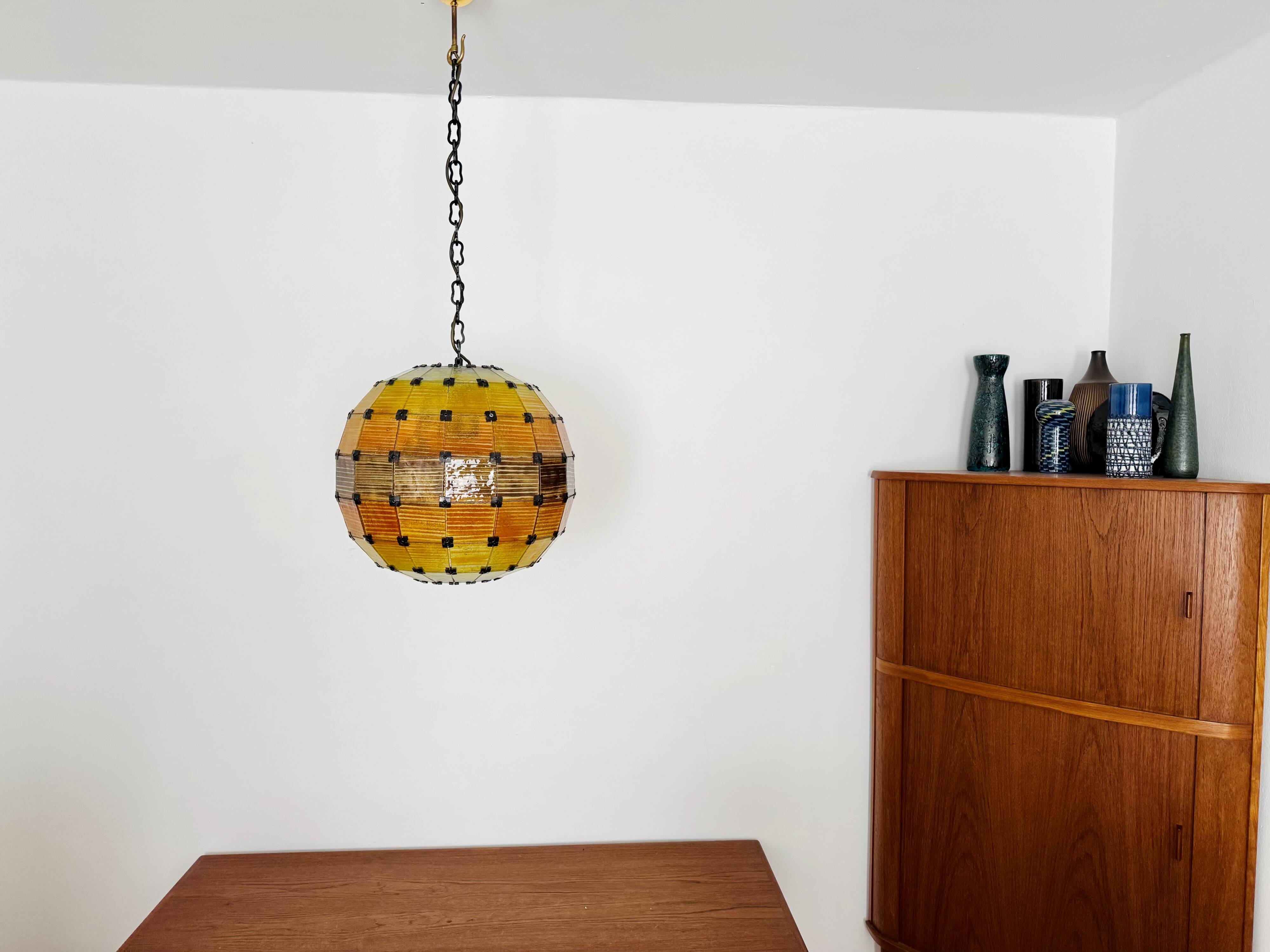 Suspension boule en verre coloré, 1960