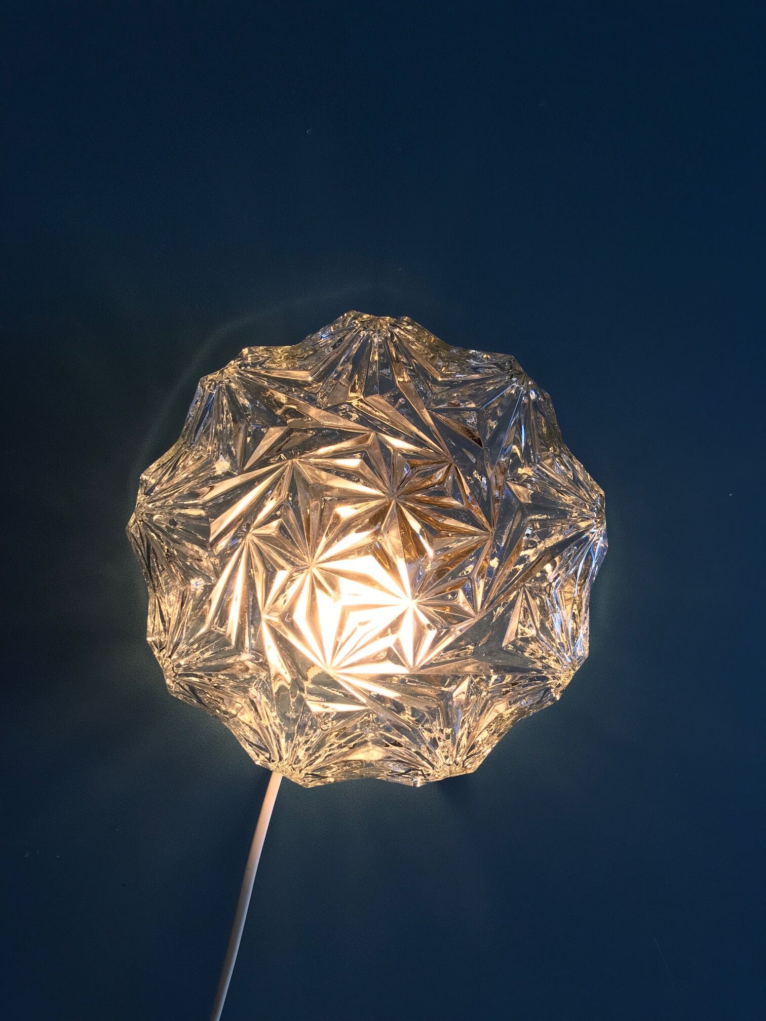 Round ceiling light in chissed glass