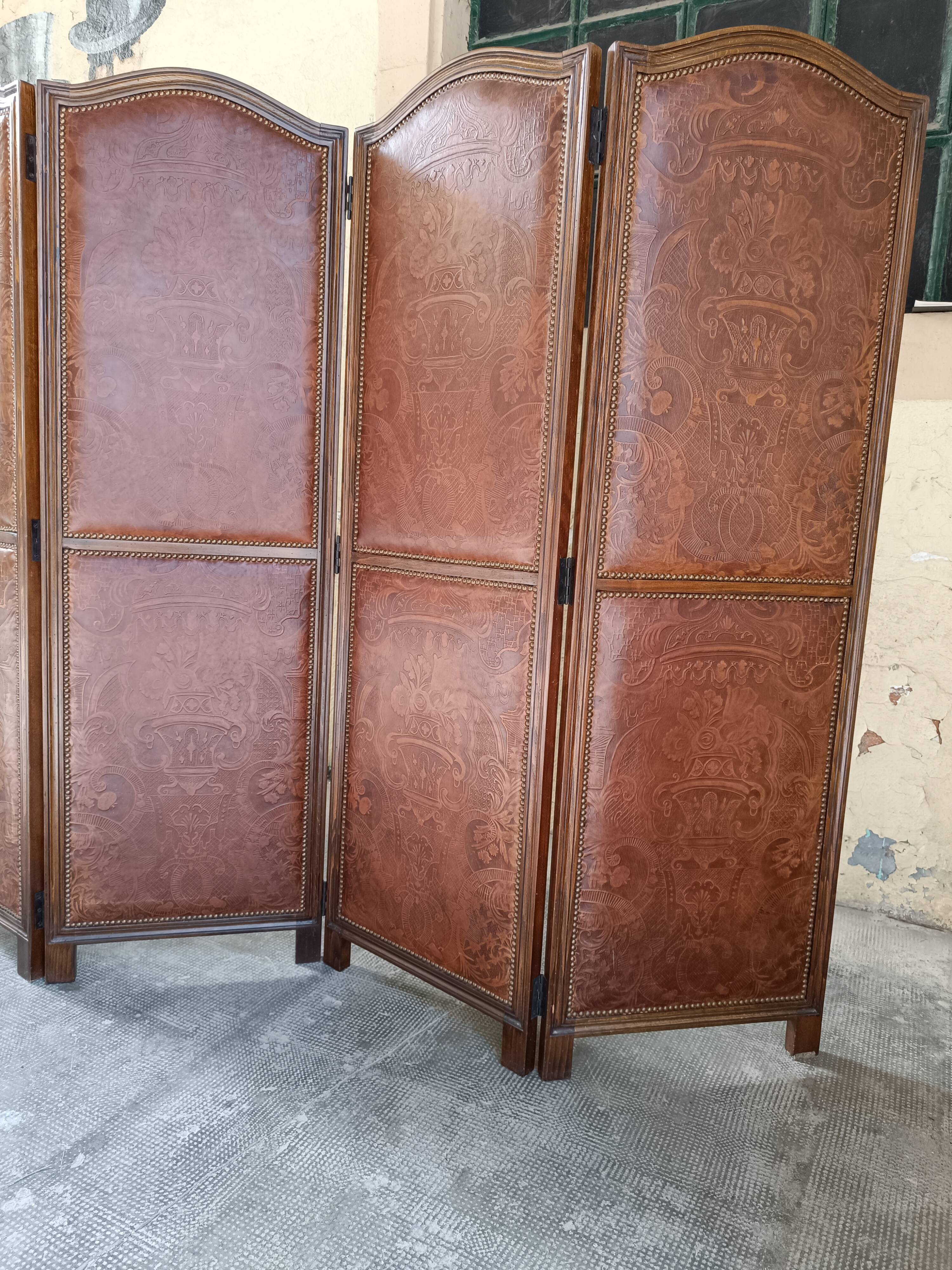 4-leaf wood and leather screen