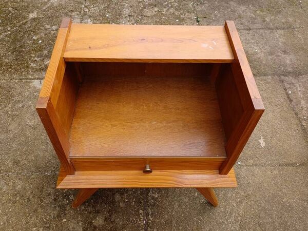 Table de chevet pitchpin massif avec pieds compas vintage