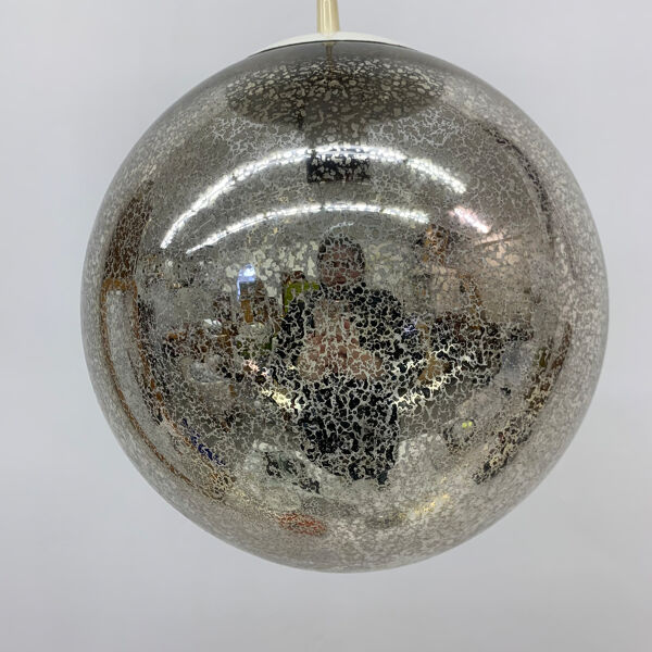 lampe suspendue globe vintage, années 1970