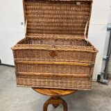 Wicker trunk