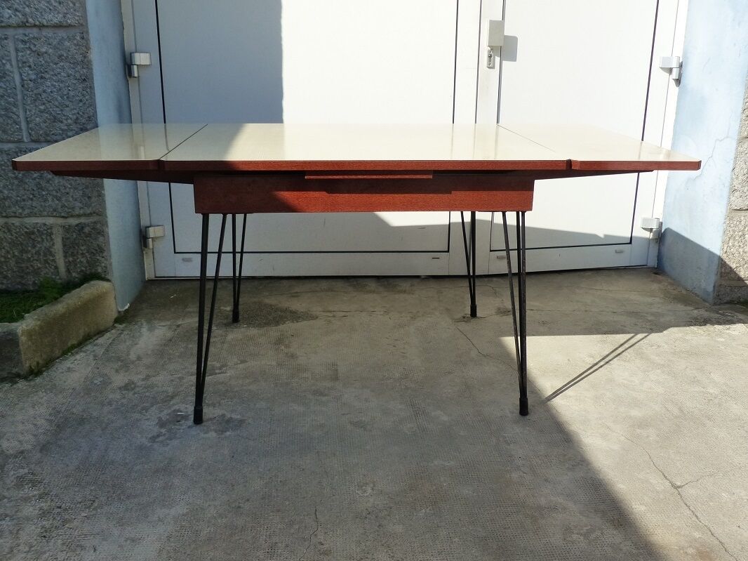 Feet Eiffel of 1950s formica table