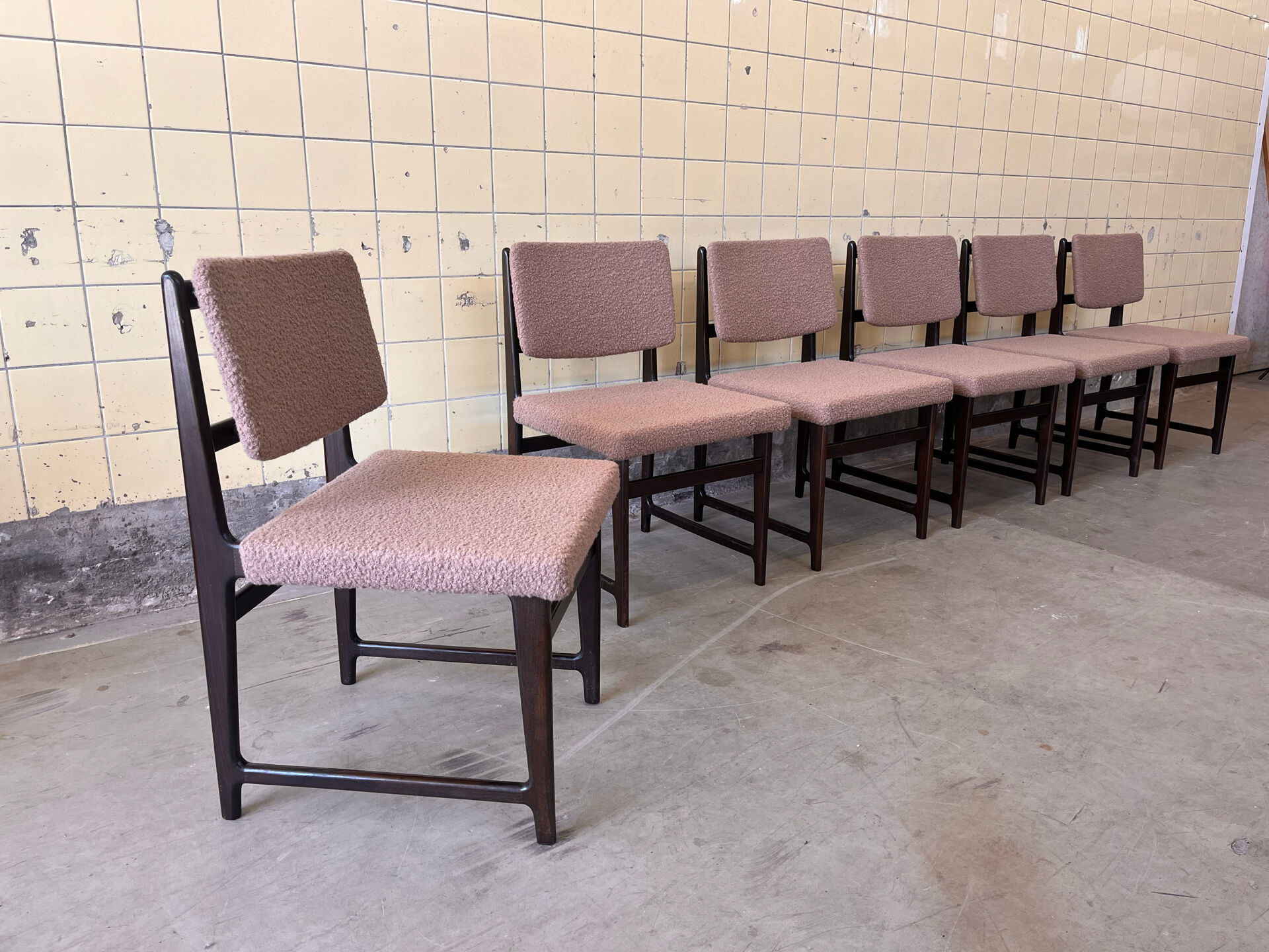 Ensemble de six chaises de salle à manger belges