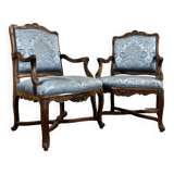 Paire de fauteuils en bois naturel de style régence xix eme siècle