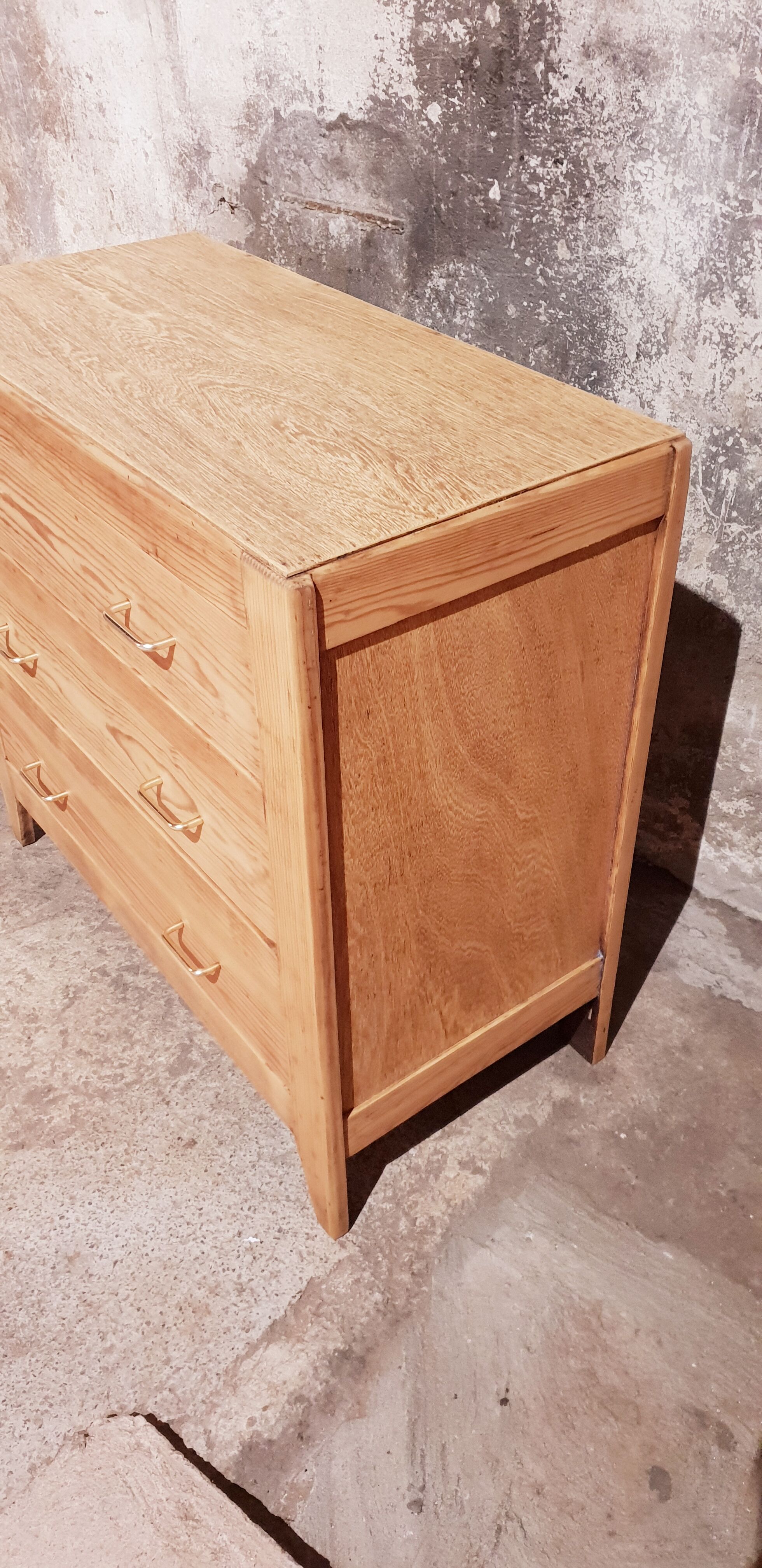Commode vintage