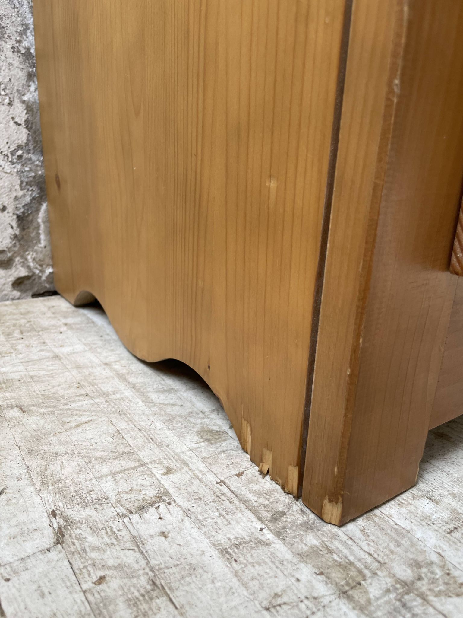 Commode en pin années 80 mobilier montagne