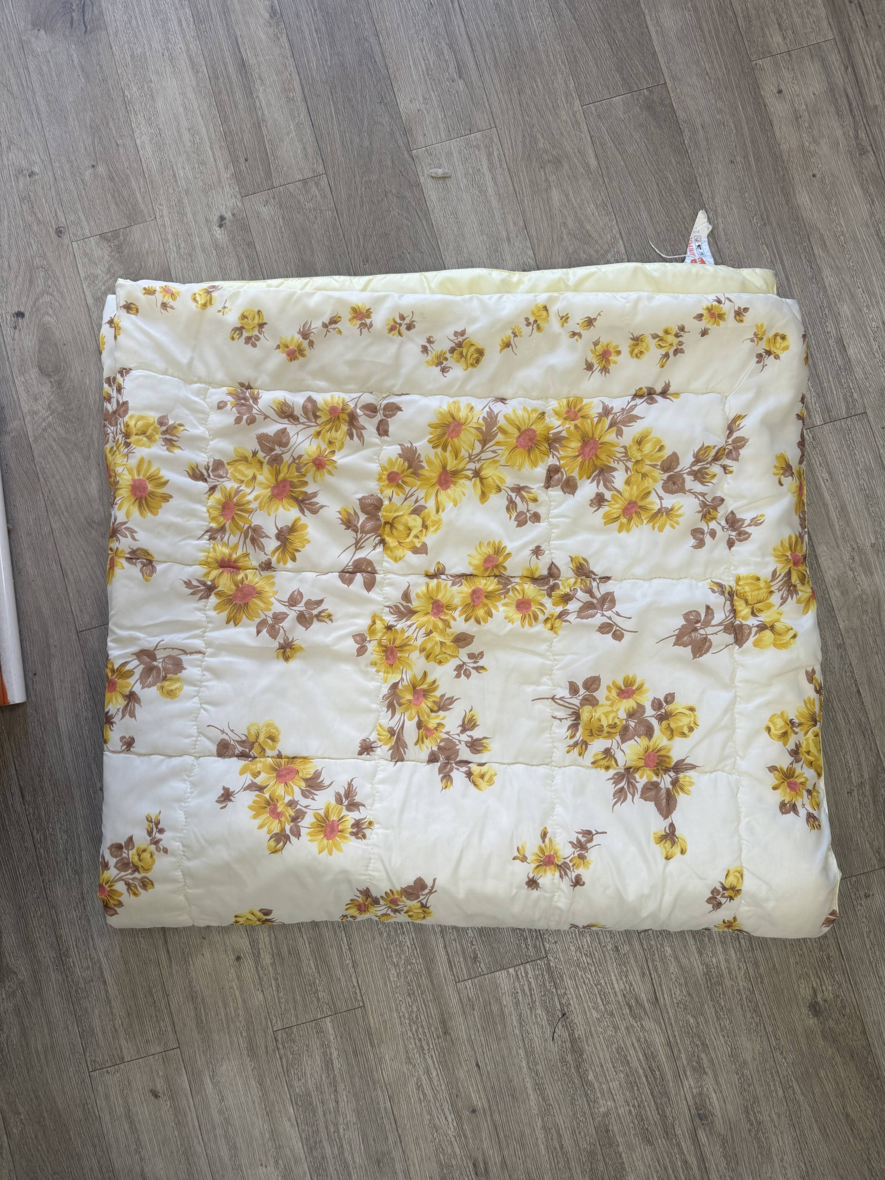 Couverture à fleurs vintage 70s