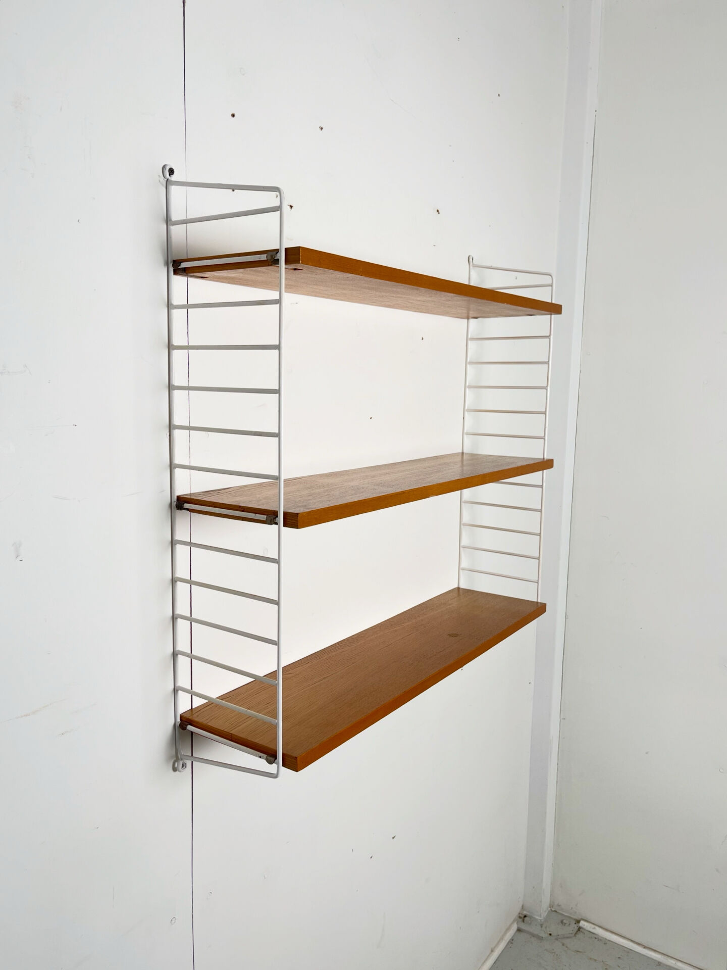 String shelf by Nisse Strinning 1960