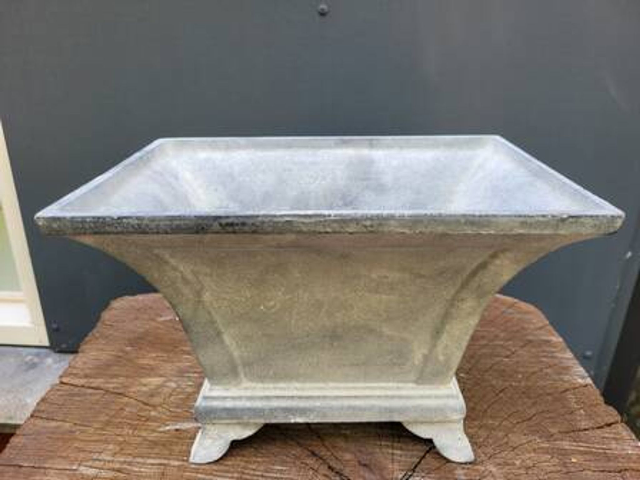 Cast iron jardiniere grey planter