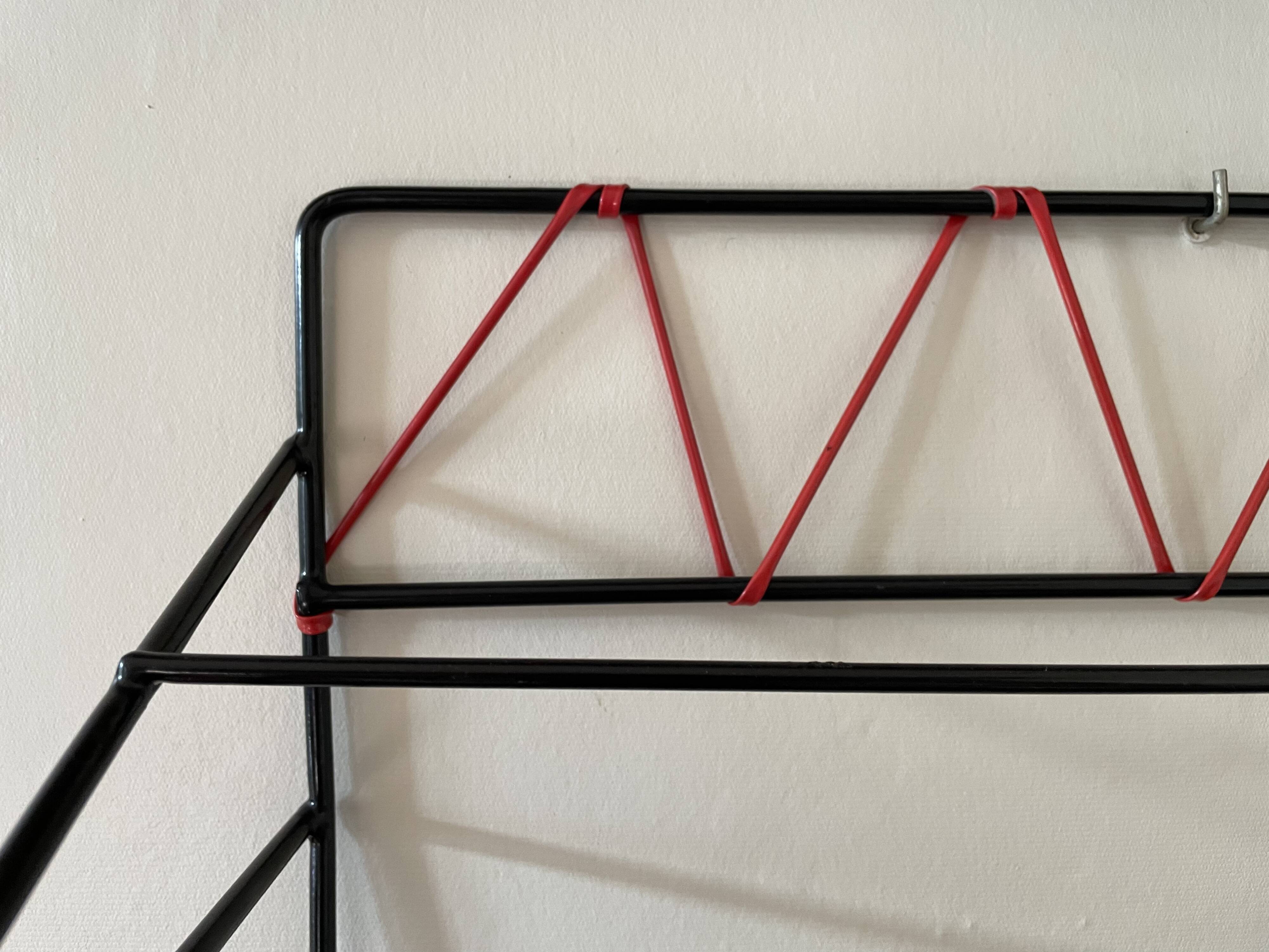 Wall shelf