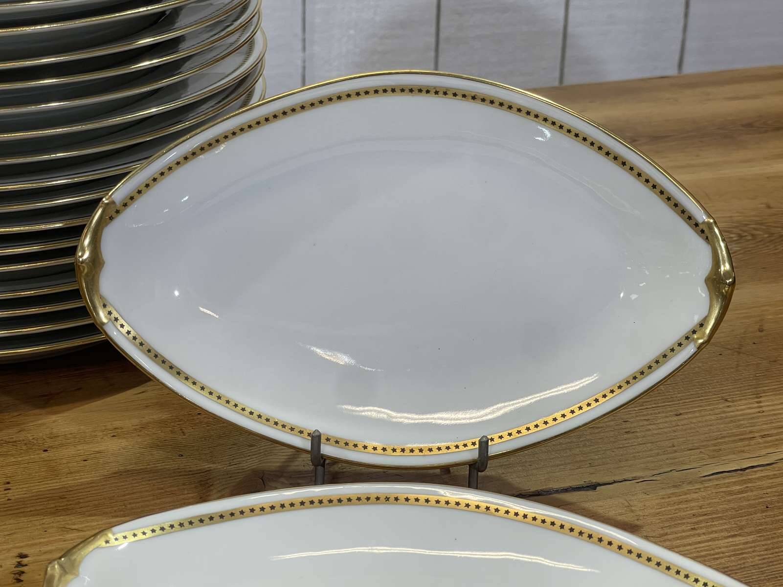 Service en porcelaine de Limoges - 107 pièces - années 1960