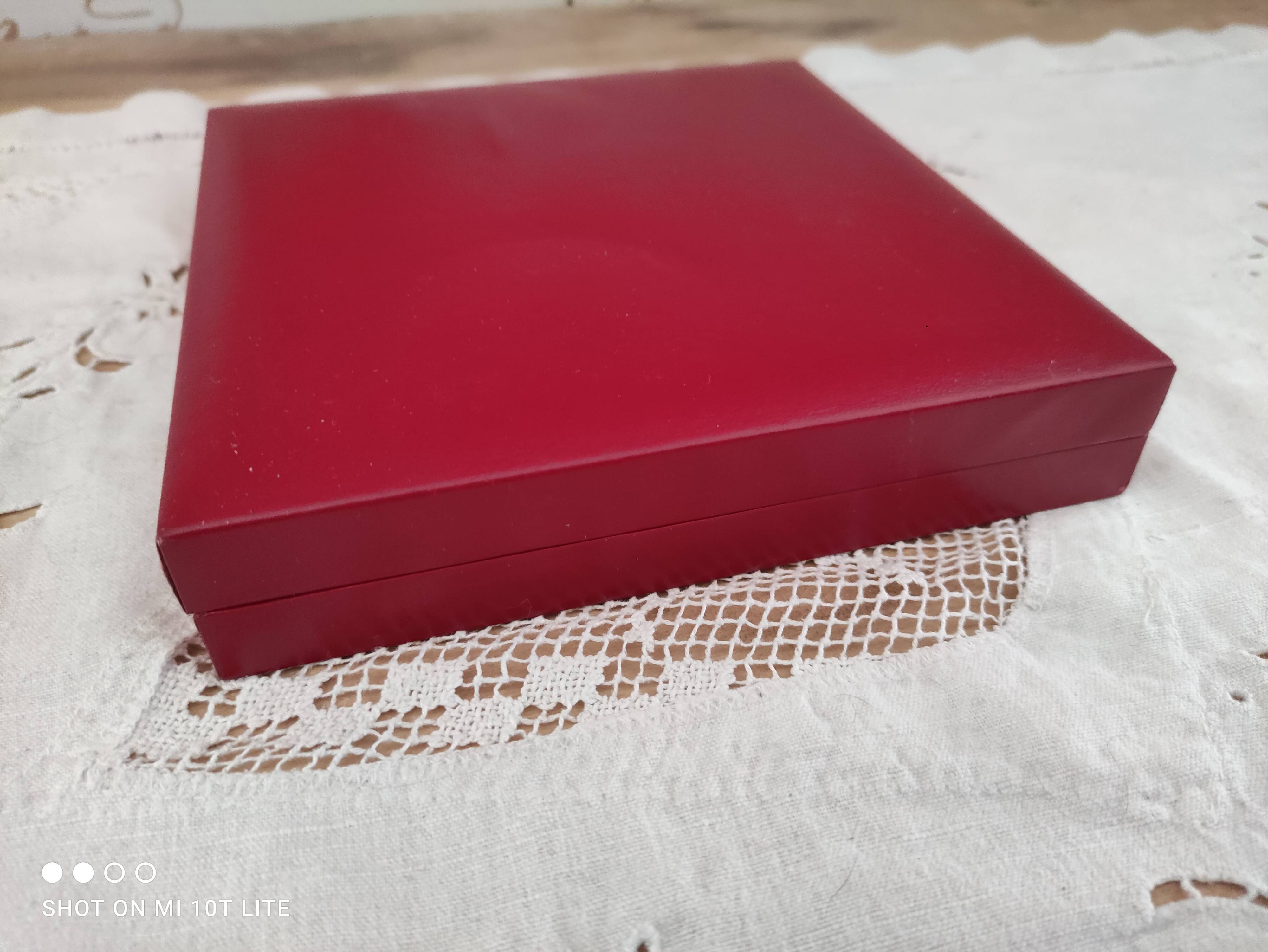 Lot de 6 cuillères à café en métal couleur argent dans leur coffret d'origine