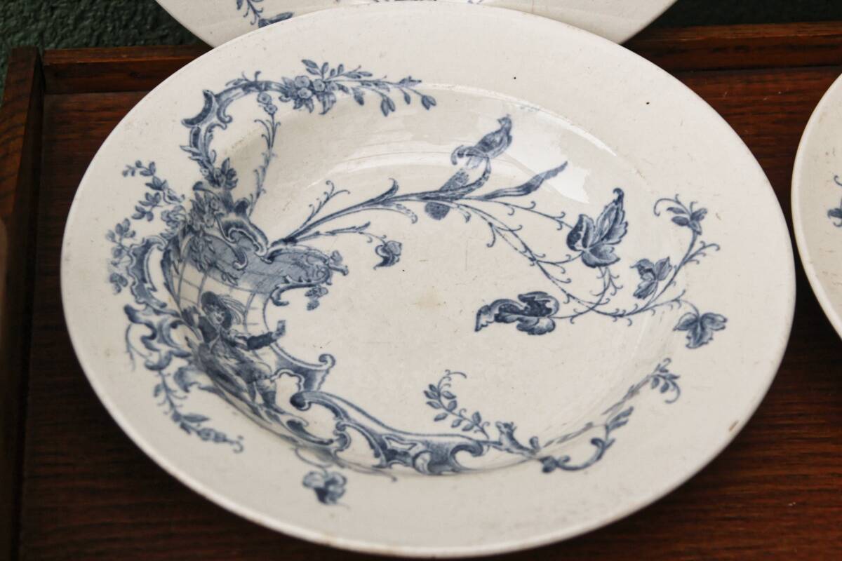 Set of 6 Jules Vieillard iron earth plates, St buveurs model