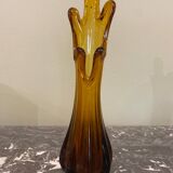 Vase en verre ambré