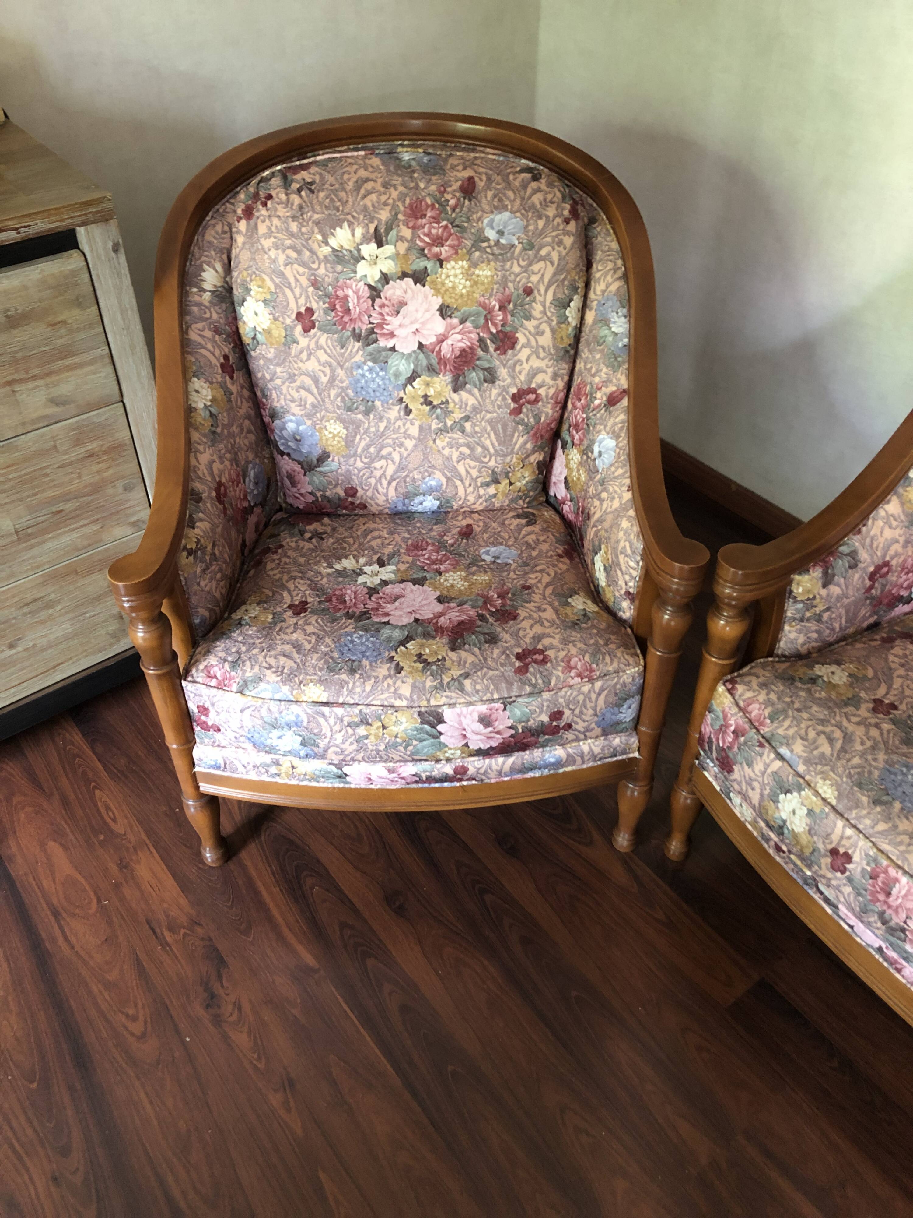 Lot of vintage sofa and armchair with floral patterns.