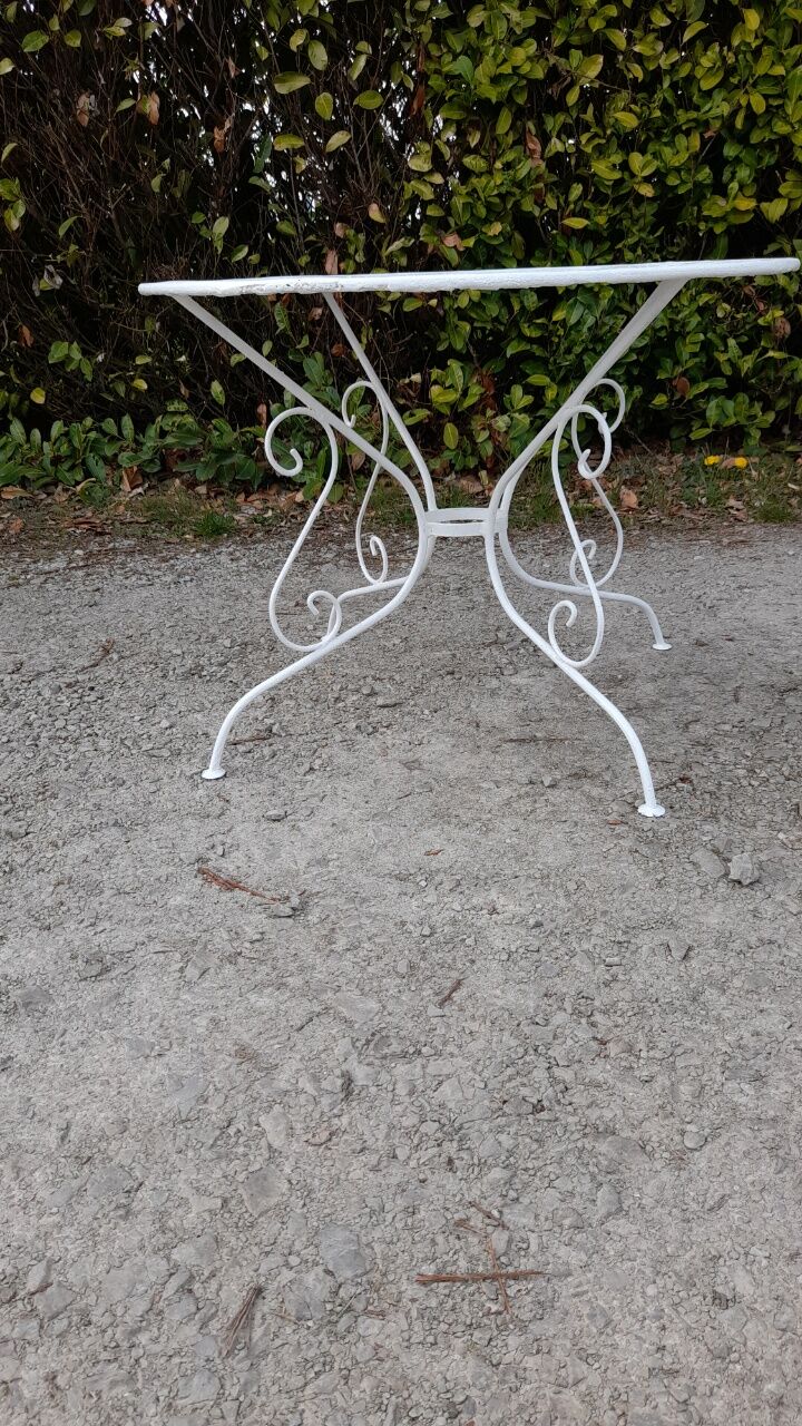 Garden furniture in wrought iron early 20th century