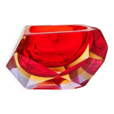 1960s asymmetric ashtray or catch-all in Murano glass by Flavio Poli for Seguso. Made in Italy.