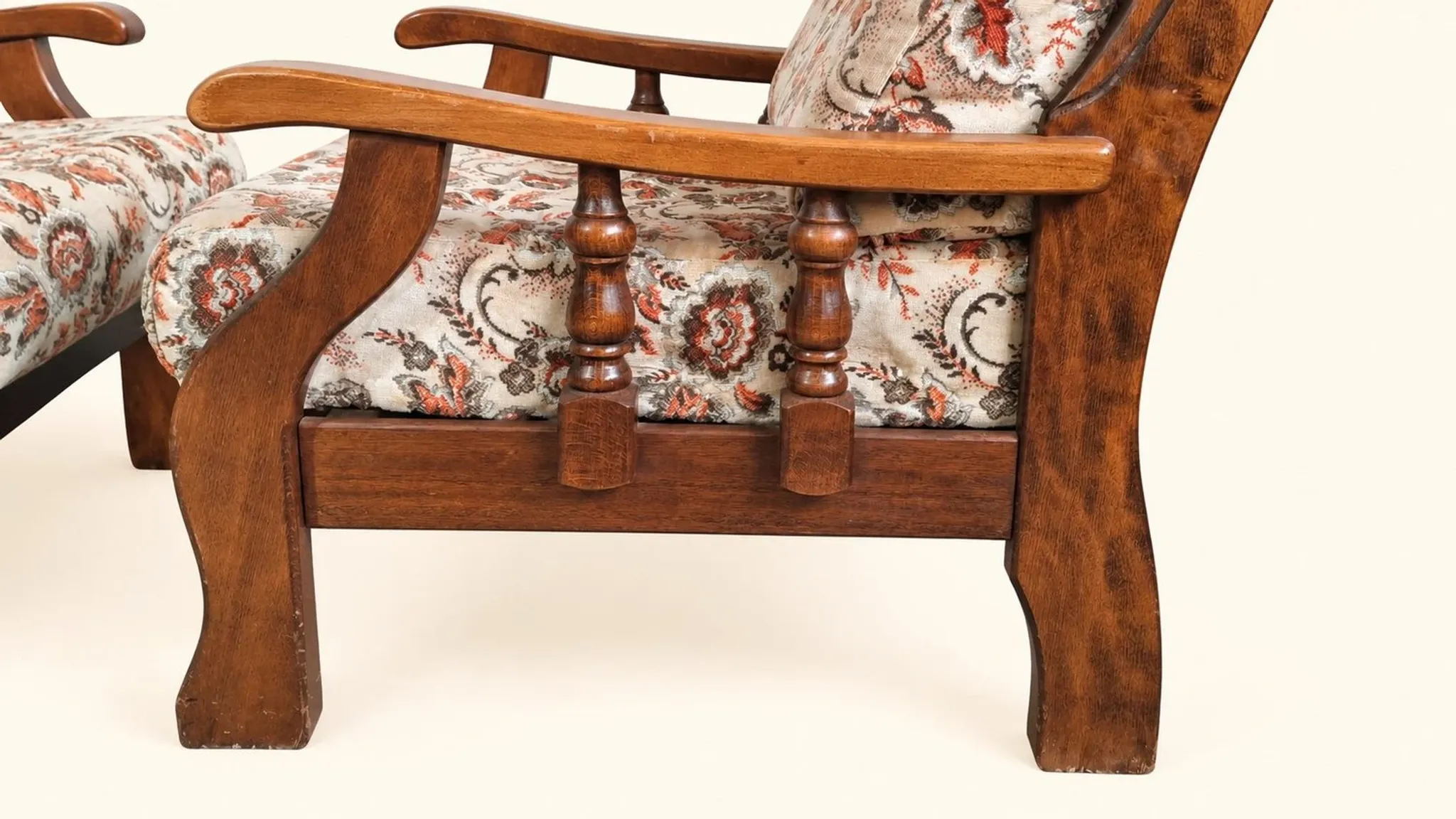 Pair of vintage 70s lounge chairs in wood & floral fabric