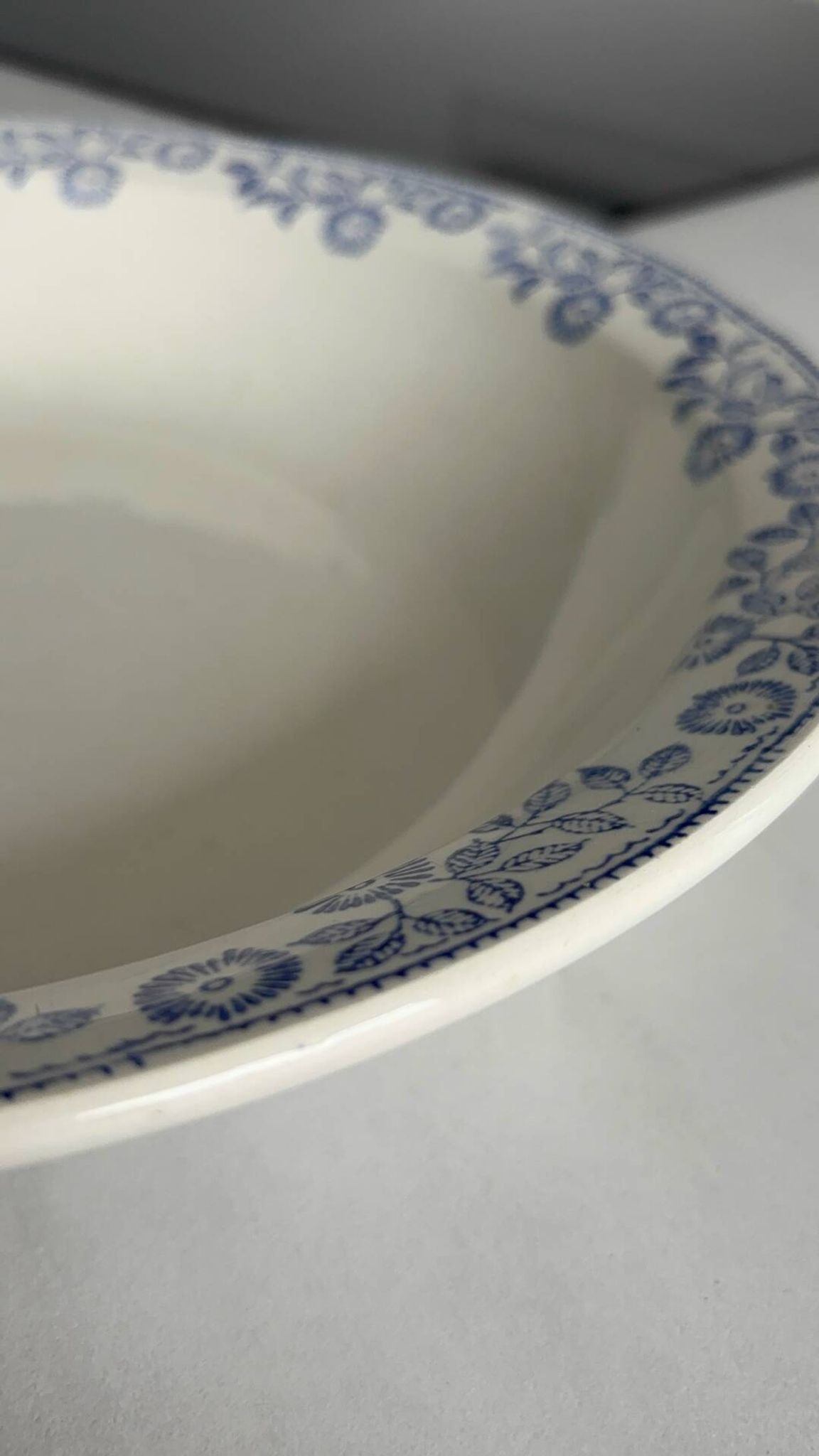 Large round salad bowl, antique blue St-Amandinoise ironstone plate.