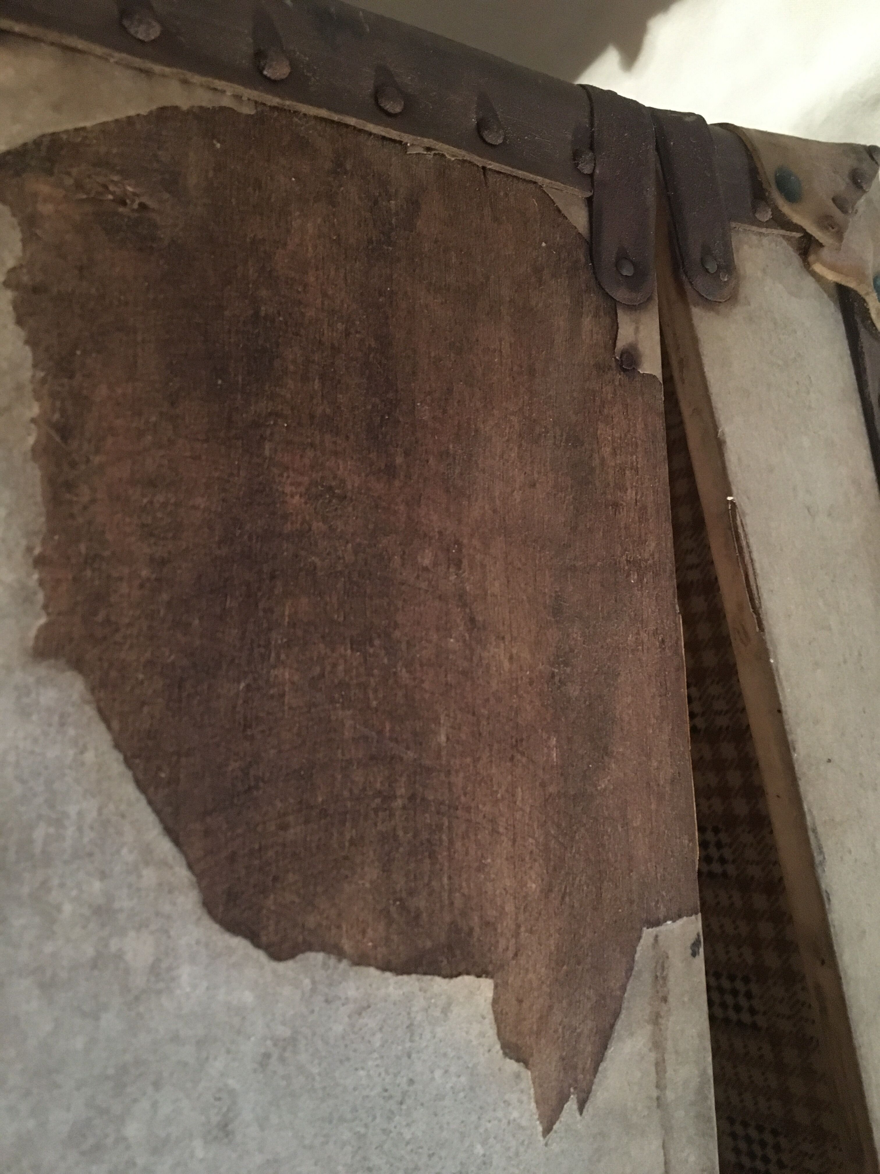 Vintage wood and cardboard case